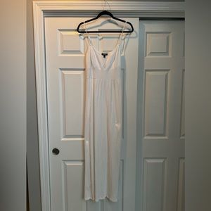 Express white maxi dress size Medium